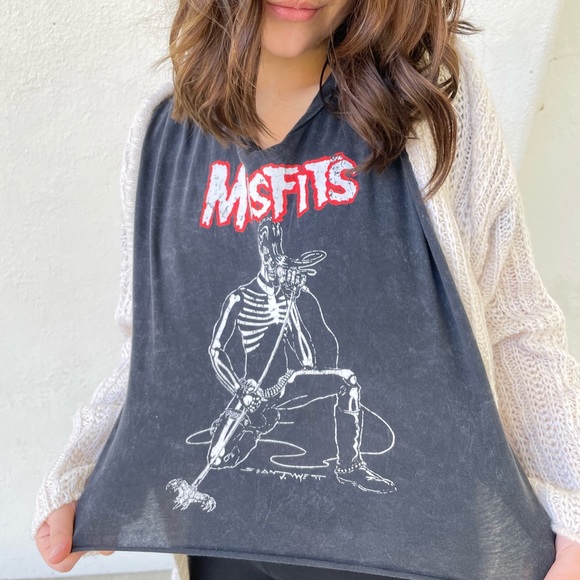 PacSun Misfits Crop - Picture 3 of 3